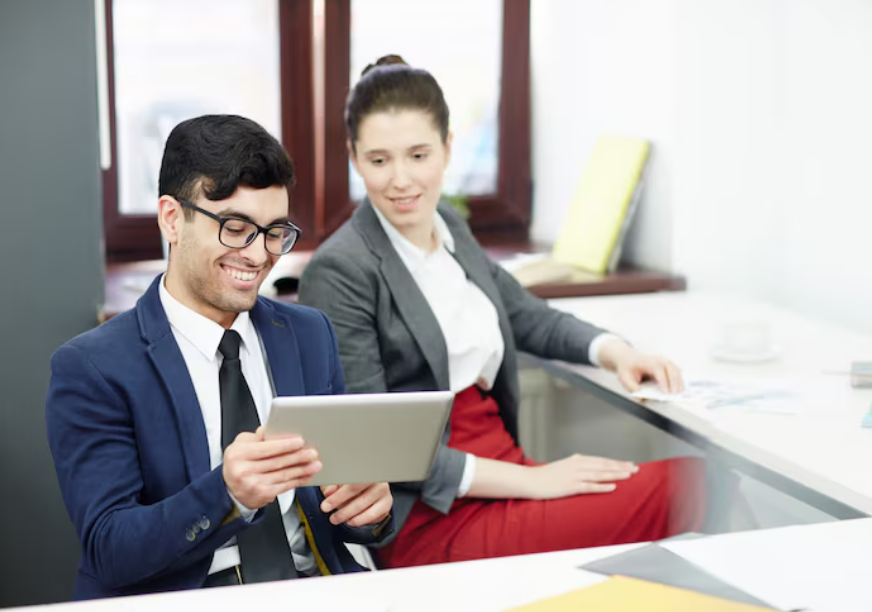 Micro-Credentials vs. Traditional Degrees